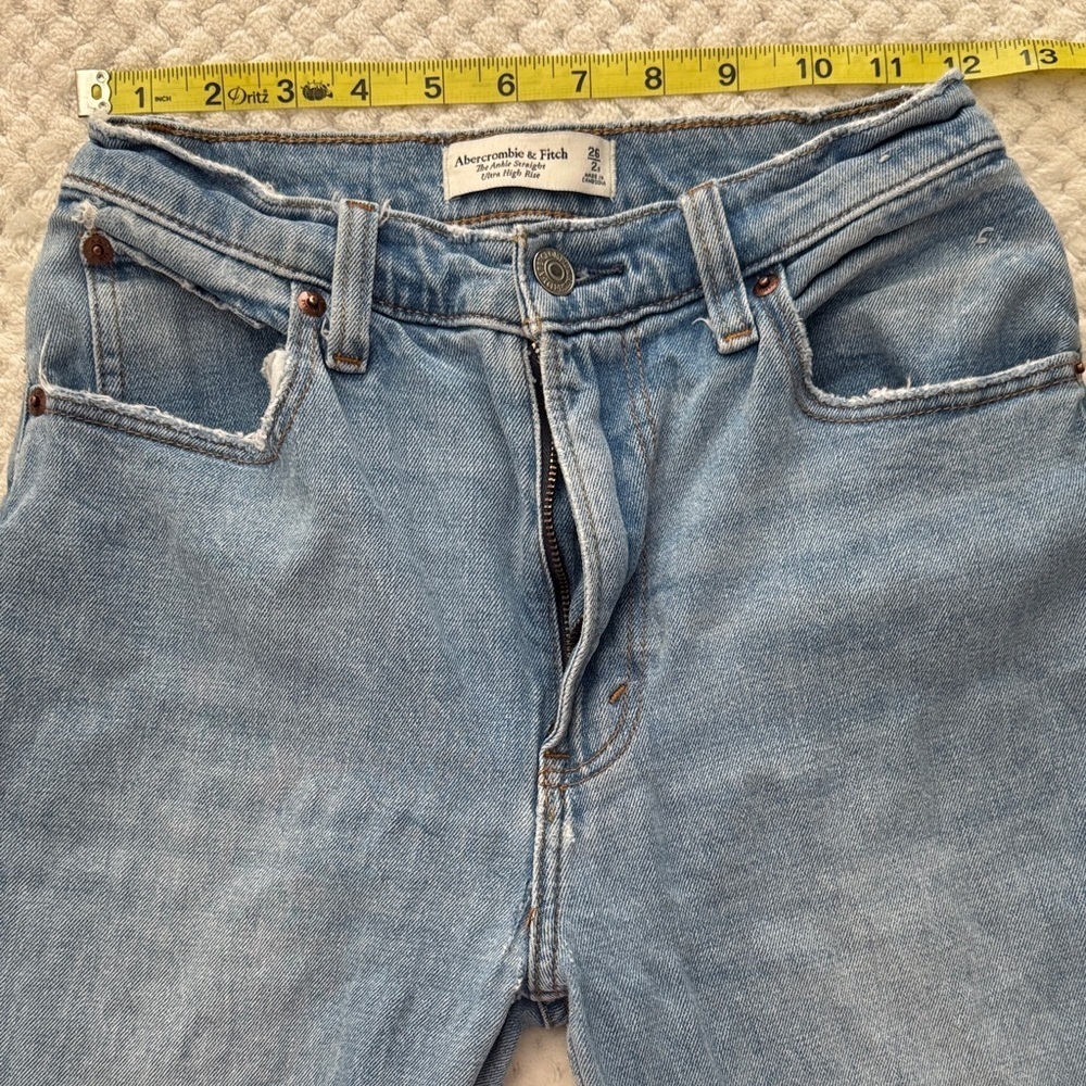 👖 EUC Abercrombie & Fitch Ankle Straight Jeans – Women’s Size 26 / 2S - Picture 3 of 5
